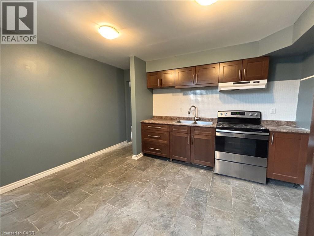 518 Cannon Street E Property Photo 11