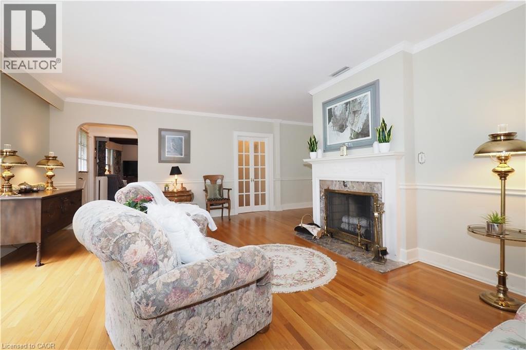 2023 Coronation Boulevard Property Photo 8