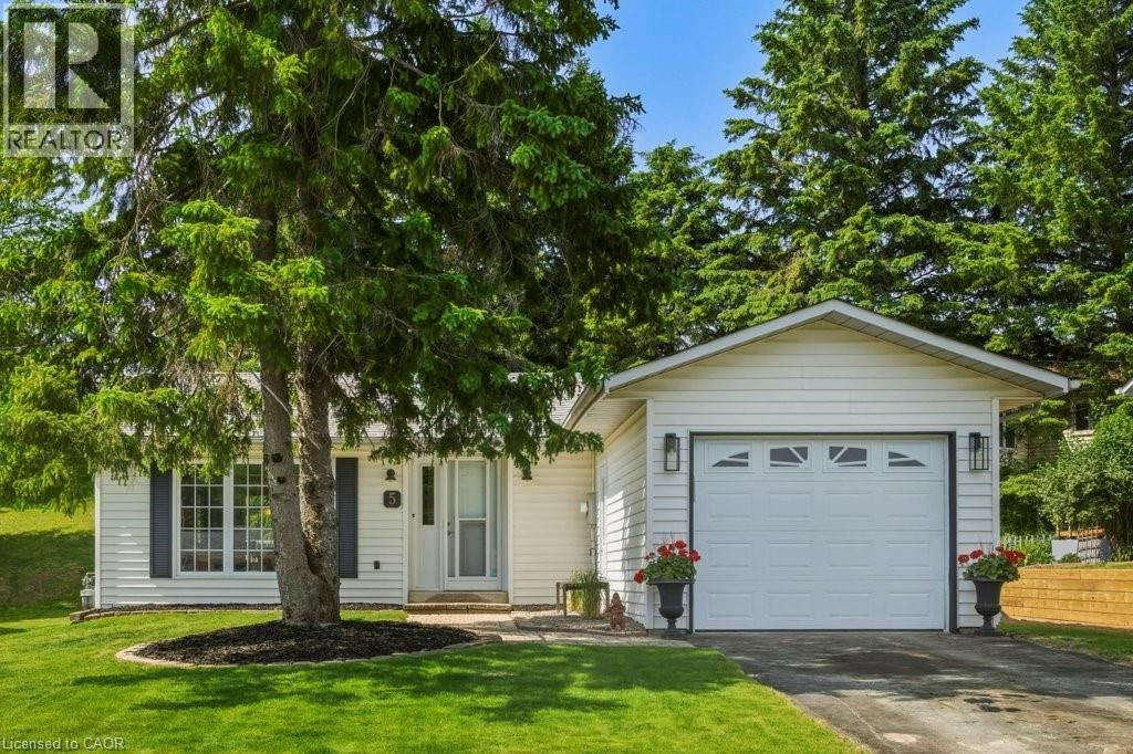 5 CEDAR Court Property Photo 1