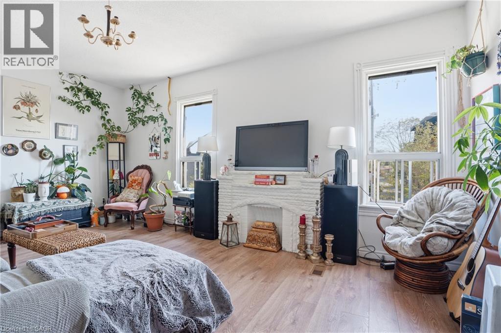 355 Barton Street E Property Photo 16