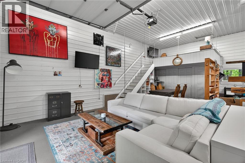 223 Ontario Street Property Photo 41