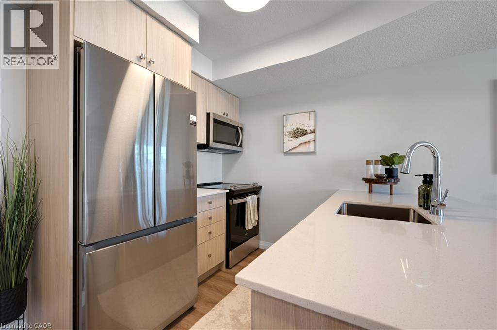 410 Northfield Drive W Unit# D11 Property Photo 7