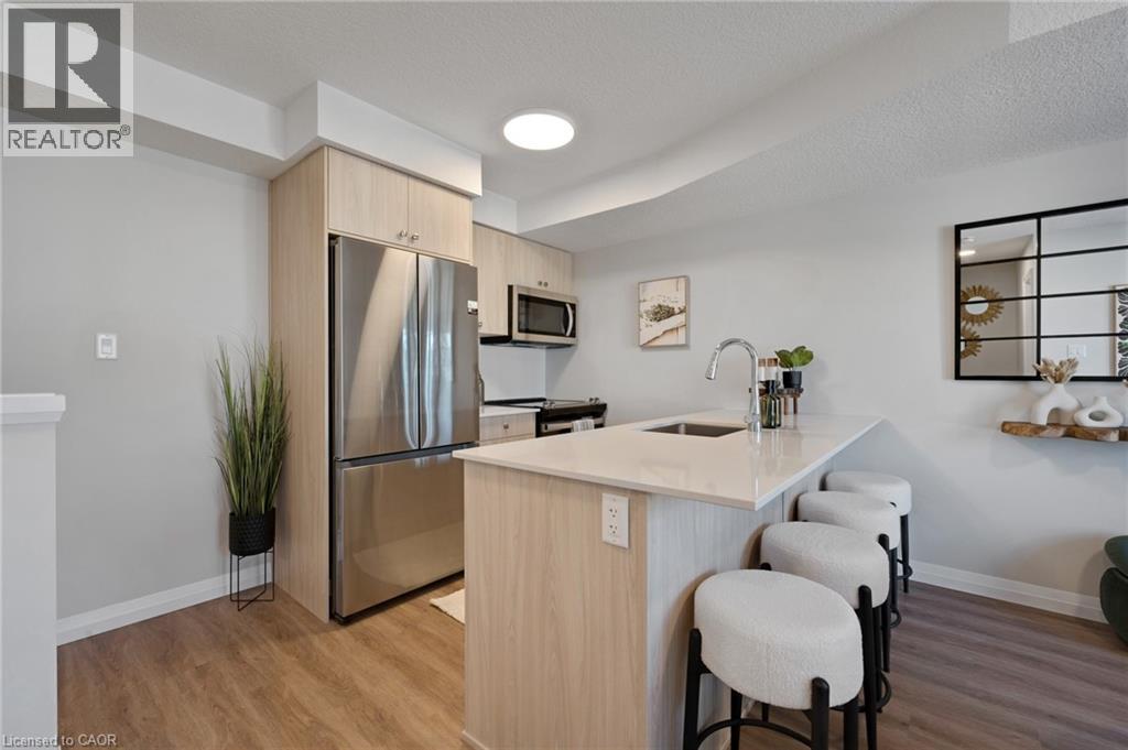 410 Northfield Drive W Unit# D16 Property Photo 8