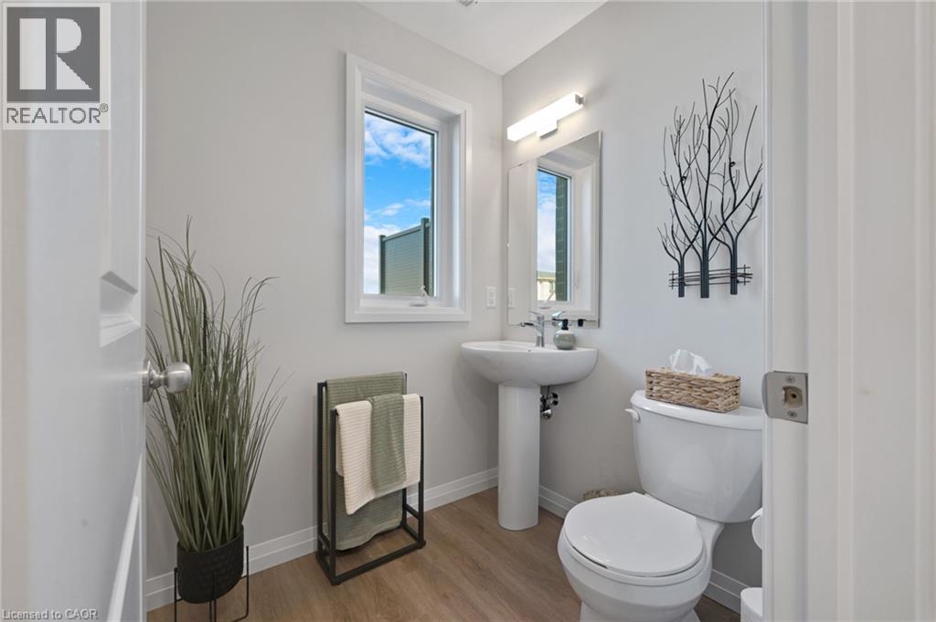410 Northfield Drive W Unit# D16 Property Photo 15
