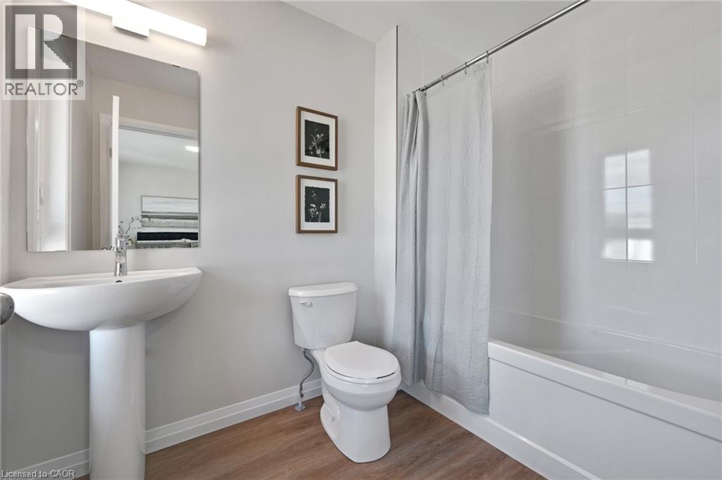 410 Northfield Drive W Unit# D16 Property Photo 23