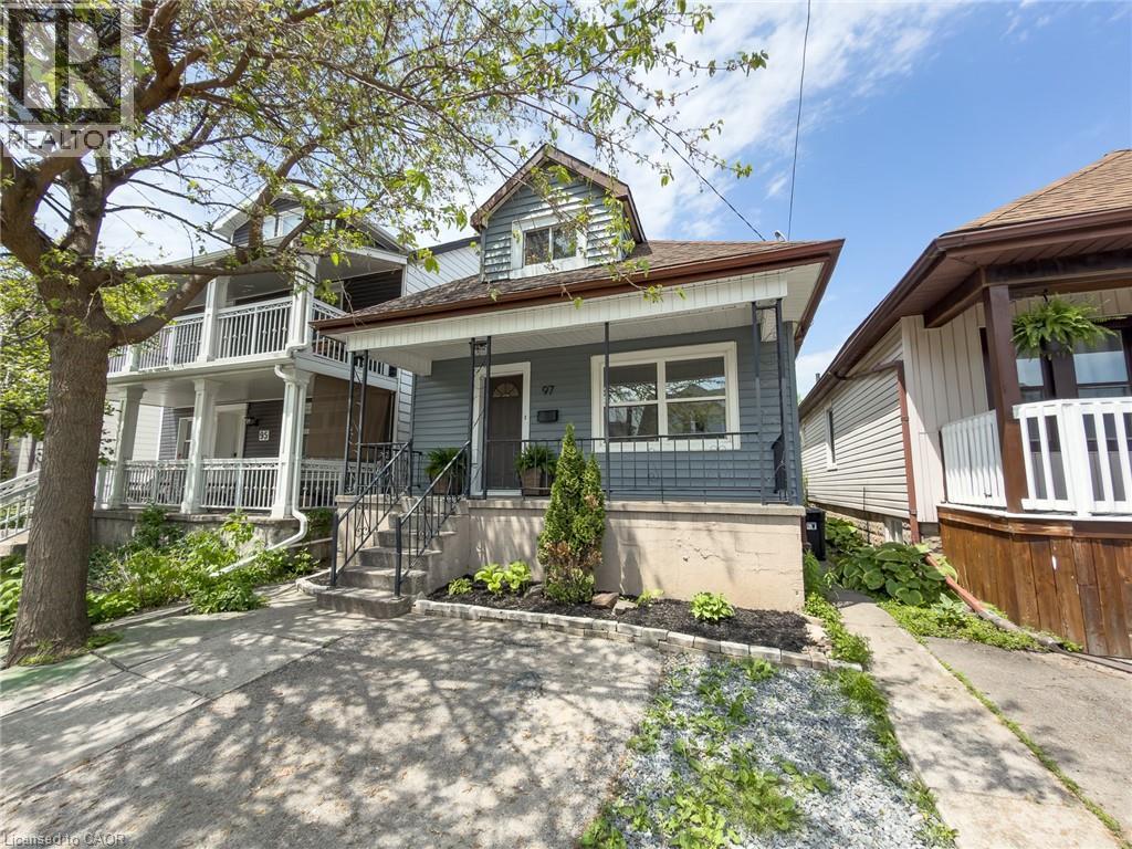 97 Crosthwaite Avenue N Property Photo 5