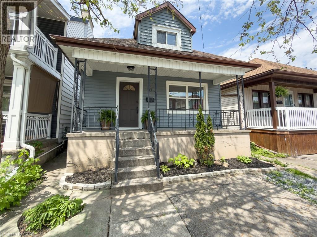 97 Crosthwaite Avenue N Property Photo 6