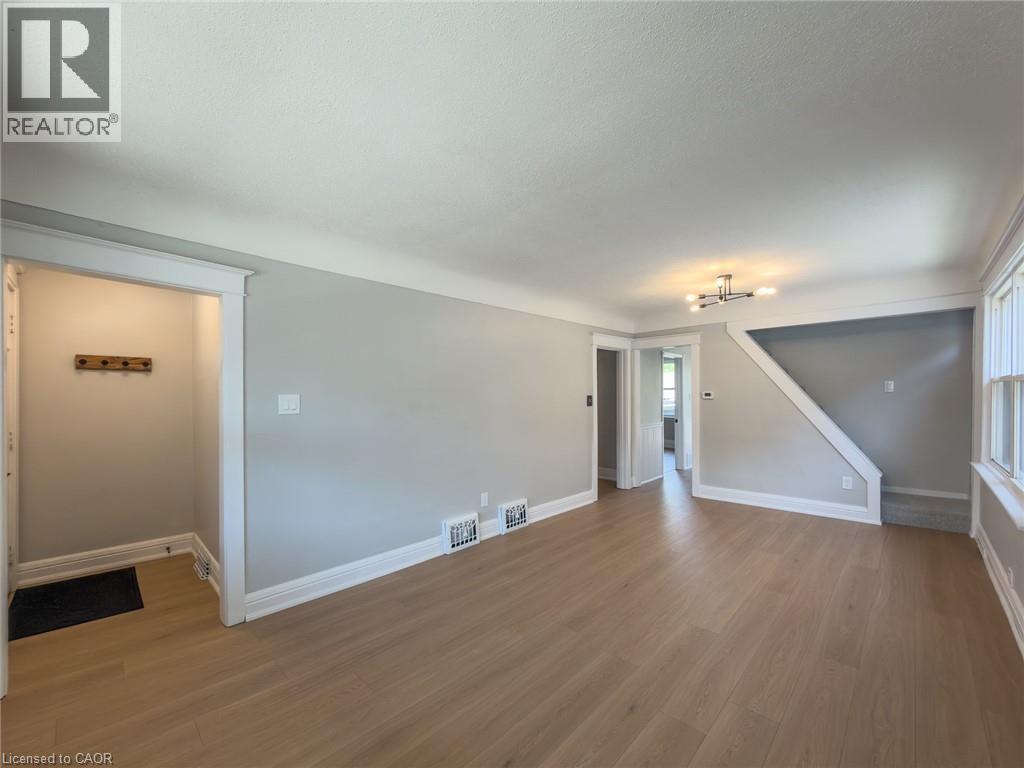97 Crosthwaite Avenue N Property Photo 8