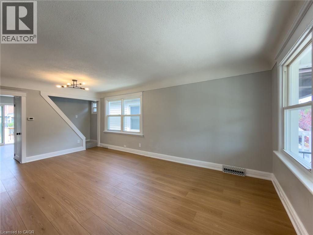 97 Crosthwaite Avenue N Property Photo 10