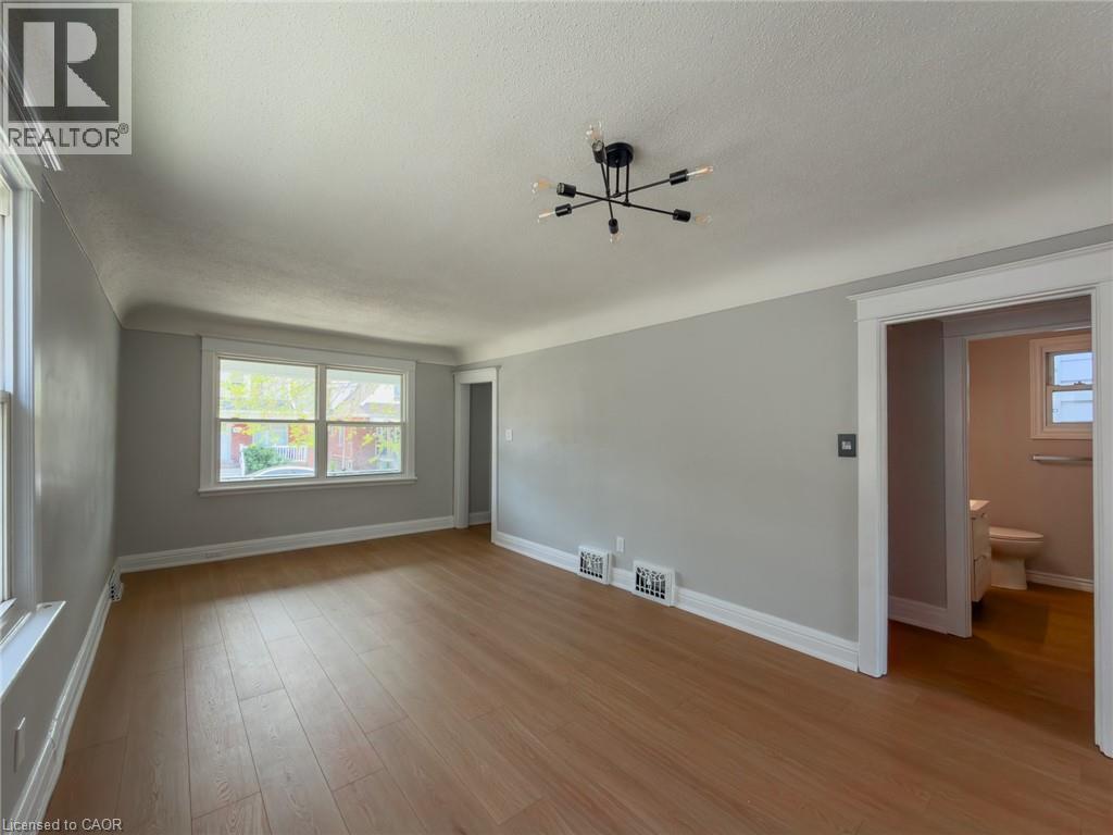 97 Crosthwaite Avenue N Property Photo 11