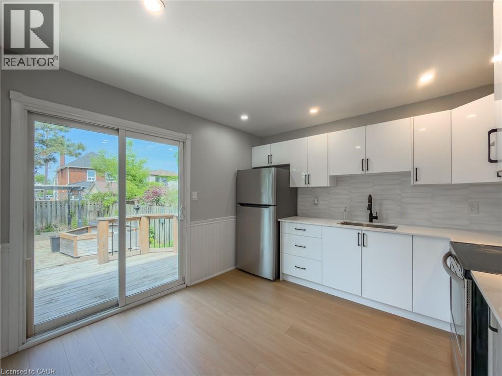 97 Crosthwaite Avenue N Property Photo 12