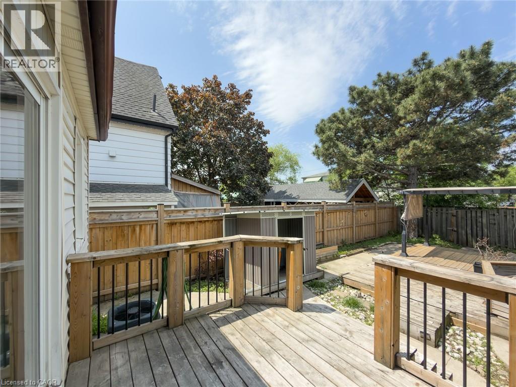 97 Crosthwaite Avenue N Property Photo 33