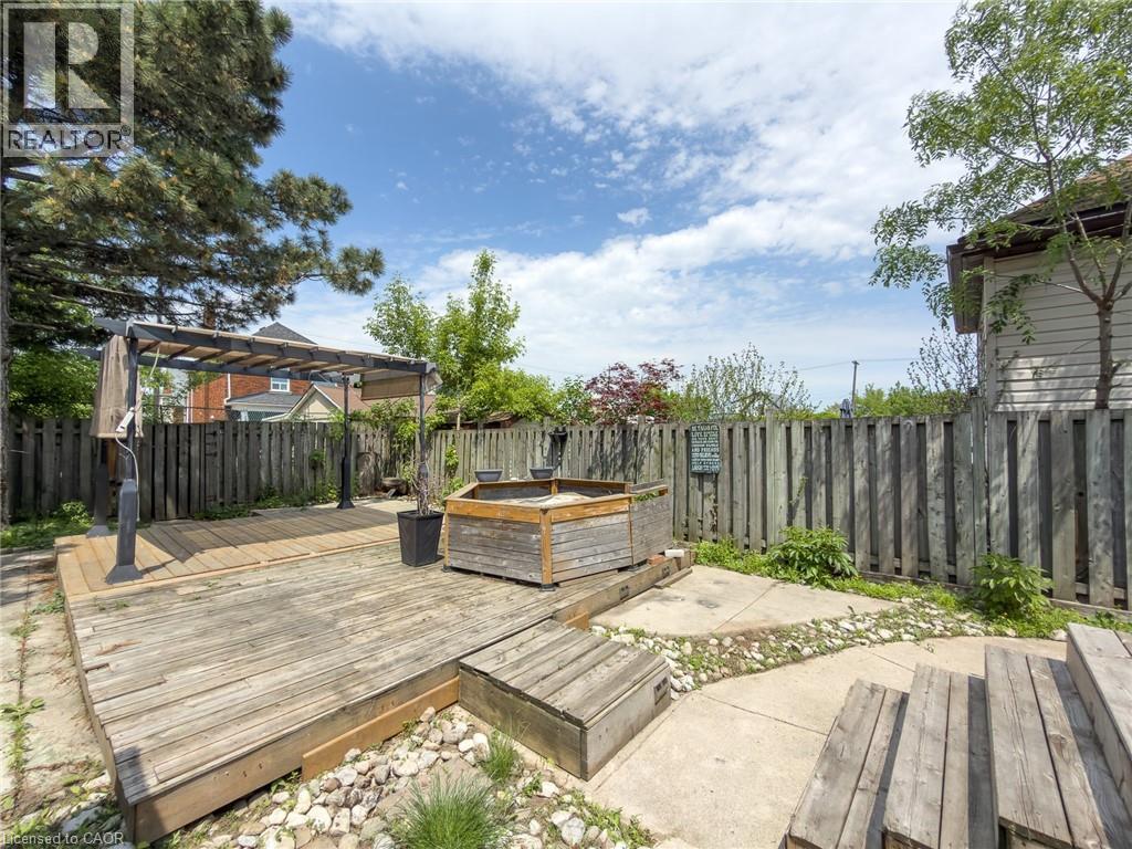 97 Crosthwaite Avenue N Property Photo 35