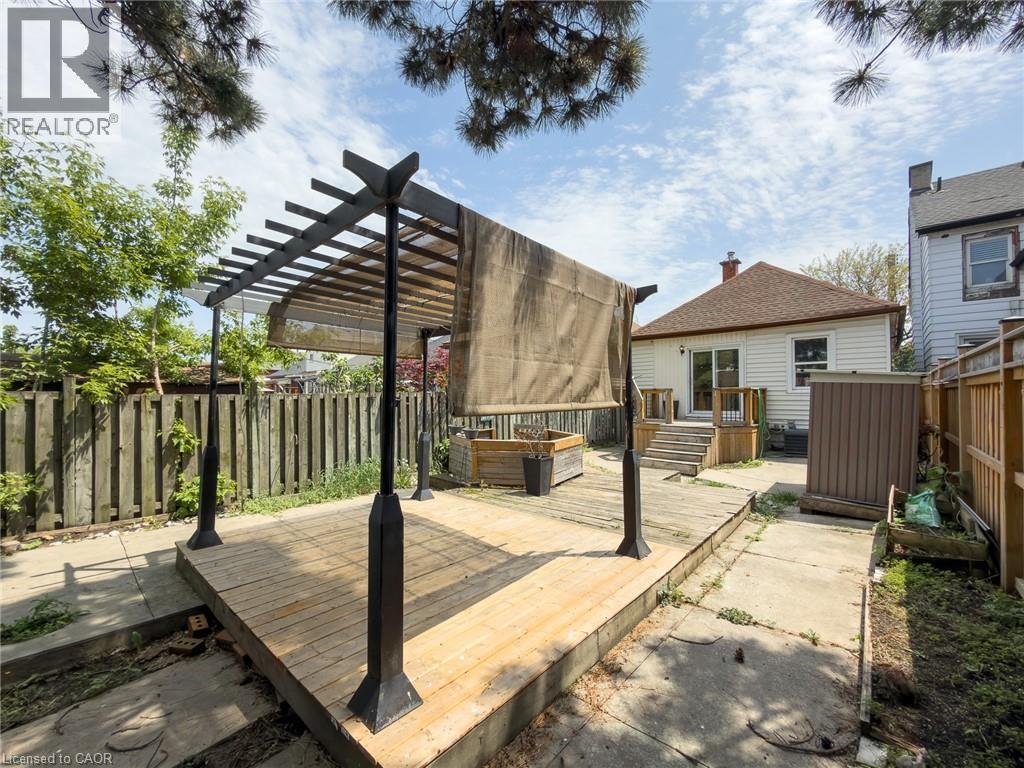 97 Crosthwaite Avenue N Property Photo 36