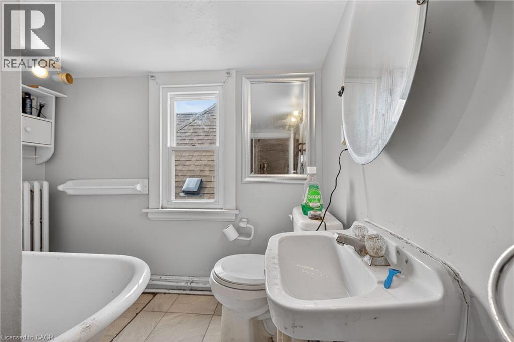 227 Sherman Avenue S Property Photo 47