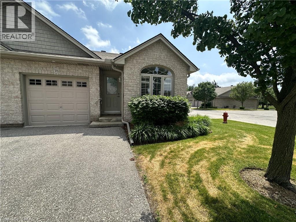 510 QUEENSWAY Street W Unit# 38