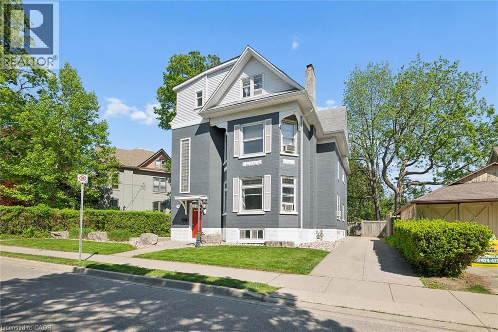 149 Young Street Property Photo 4