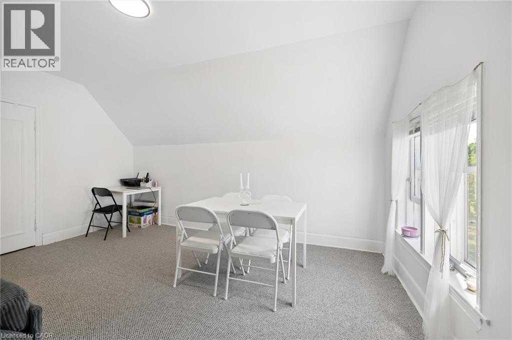 149 Young Street Property Photo 35