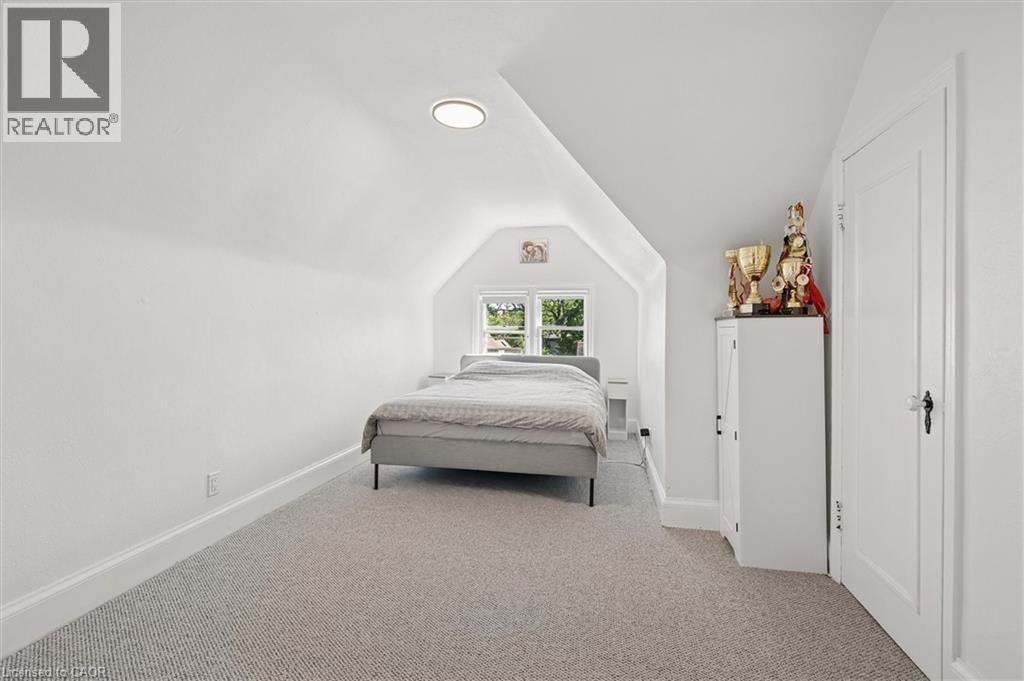 149 Young Street Property Photo 36
