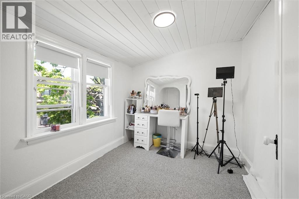 149 Young Street Property Photo 33