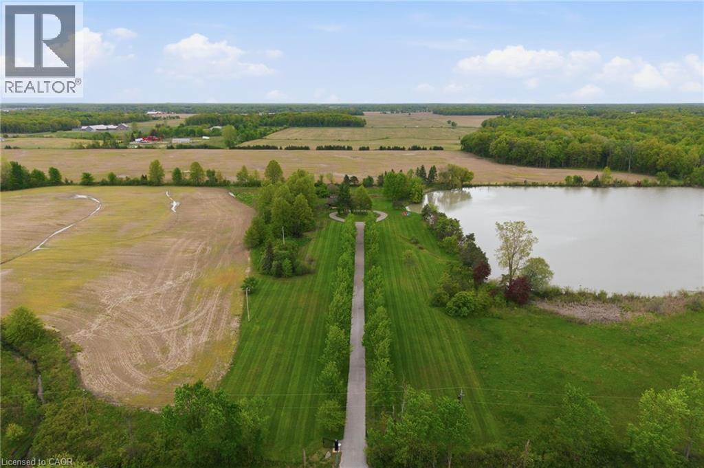 678 Chantler Road Property Photo 3