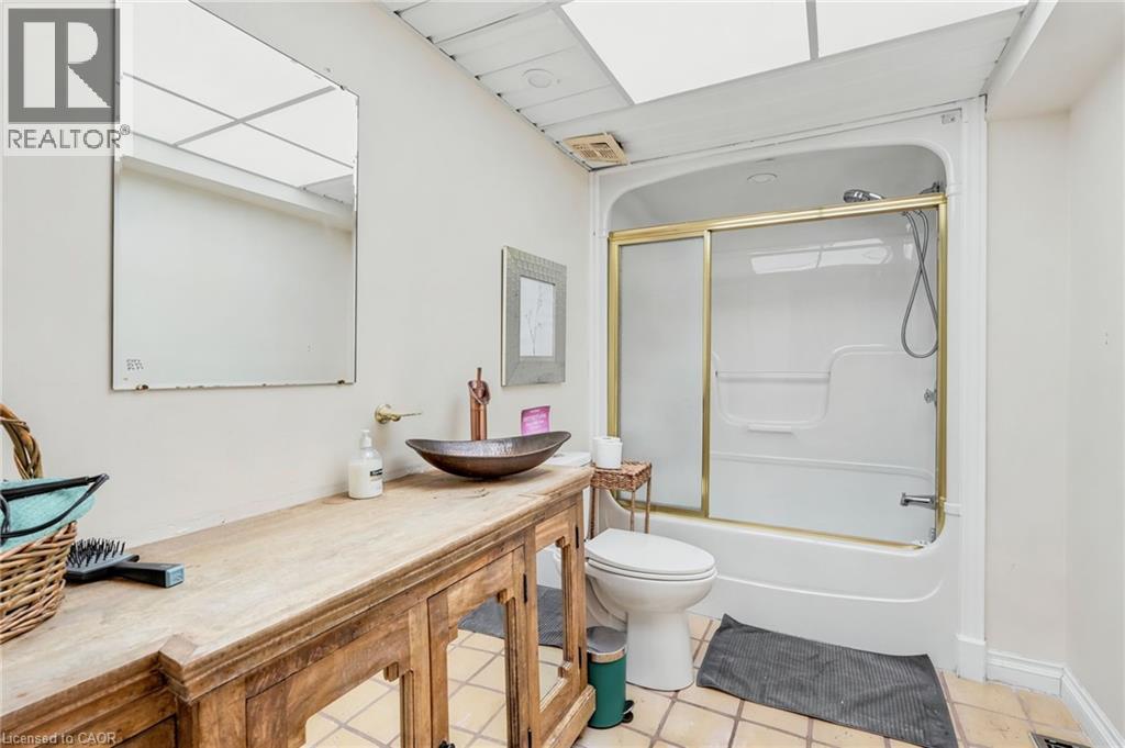 678 Chantler Road Property Photo 27