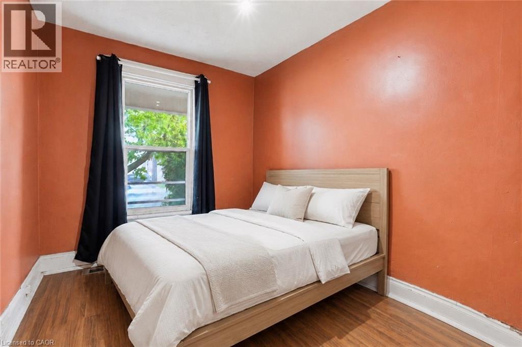 46 East 16th Street Property Photo 8