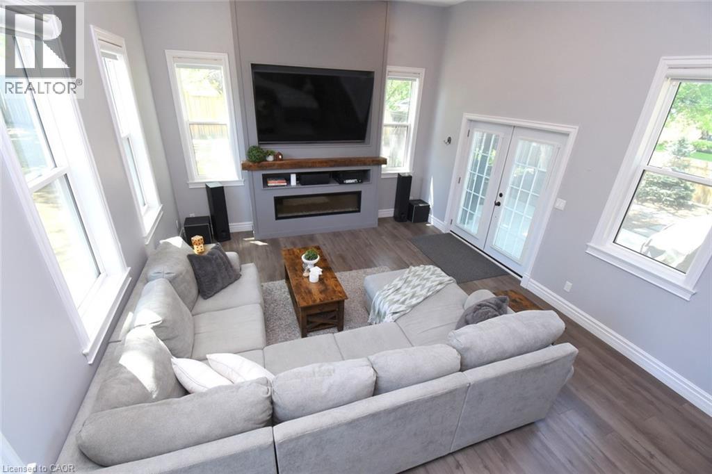 89 Lynden Road Property Photo 2