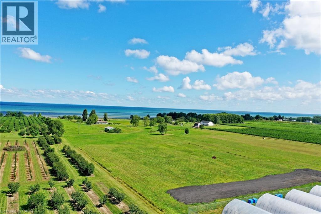 4581 Service Road N Property Photo 17