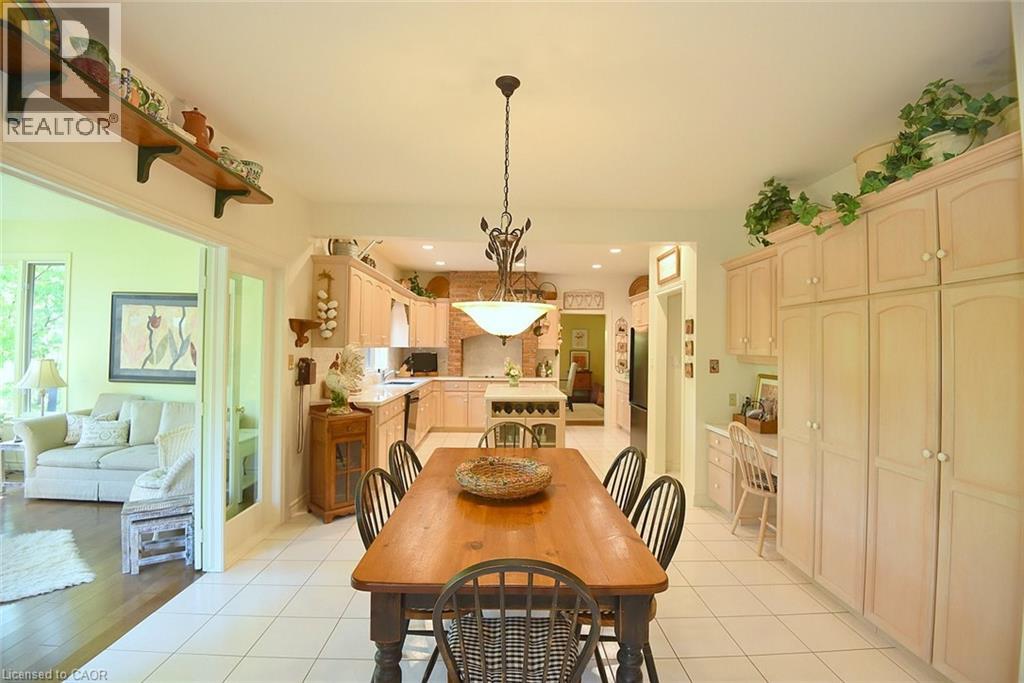 712 Robson Road Property Photo 11