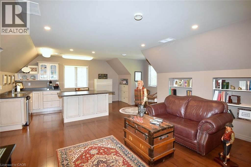 712 Robson Road Property Photo 20