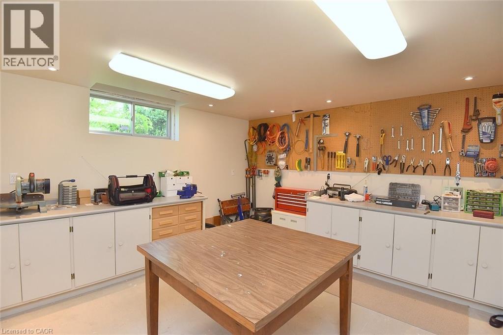 712 Robson Road Property Photo 32