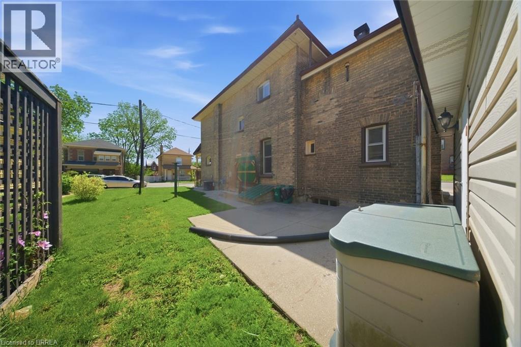 76 Brock Street Property Photo 29
