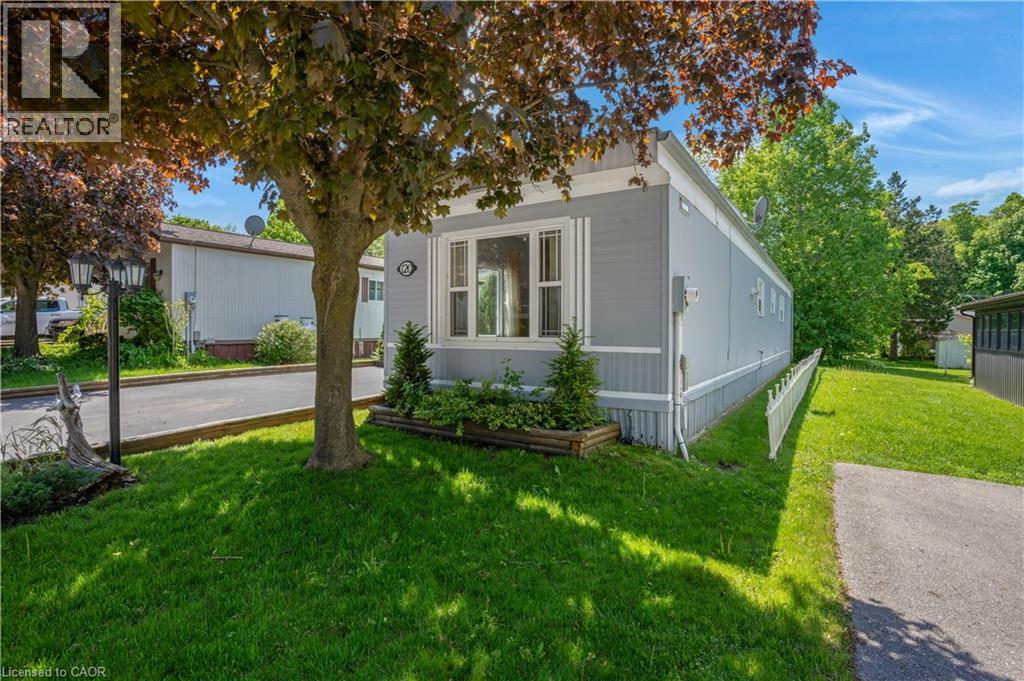 120 Maple Crescent Property Photo 2