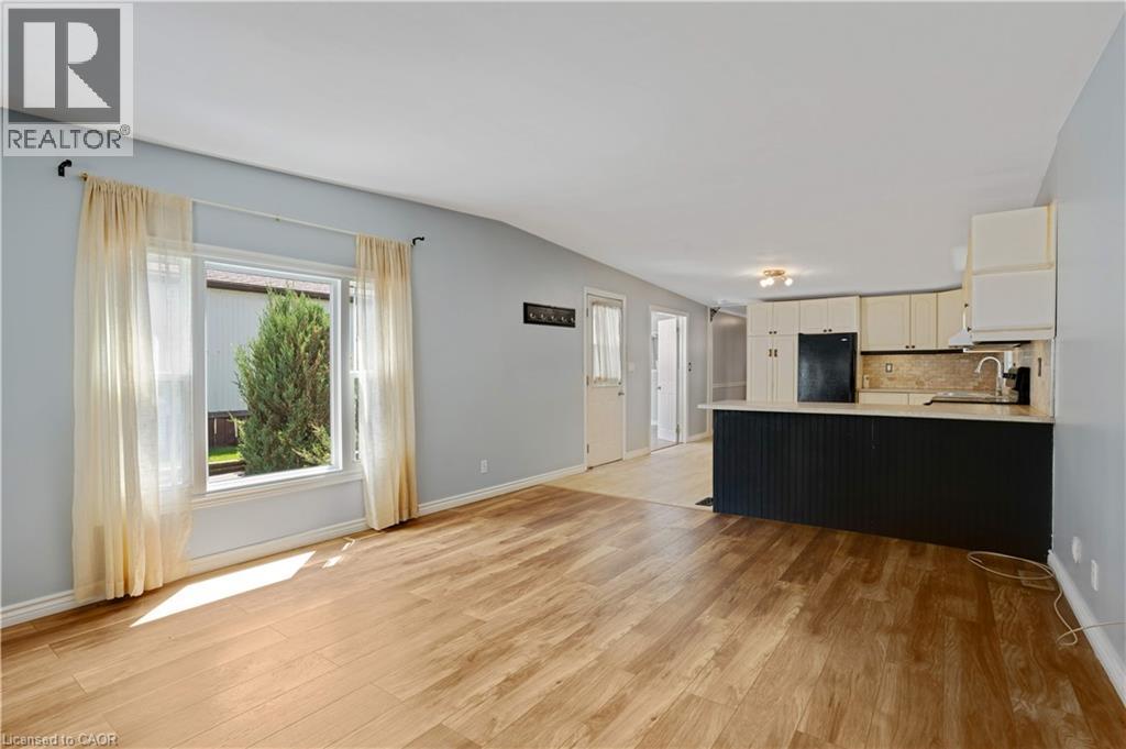 120 Maple Crescent Property Photo 14