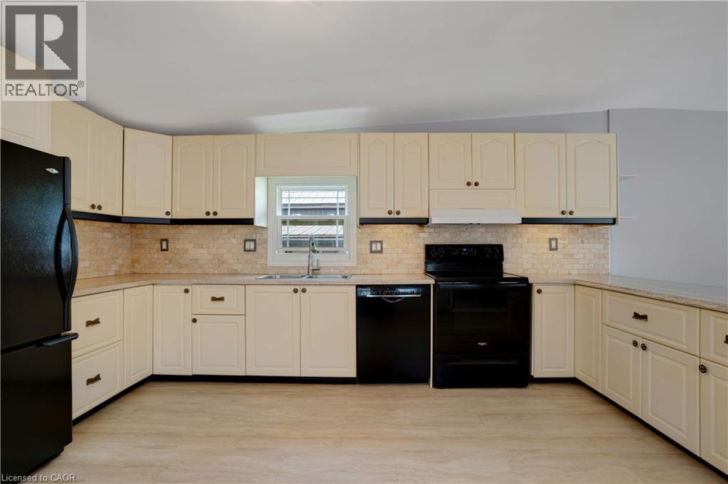 120 Maple Crescent Property Photo 17