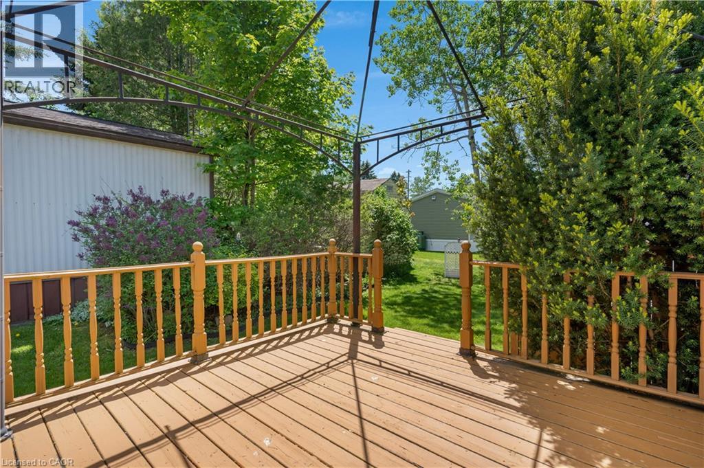 120 Maple Crescent Property Photo 34