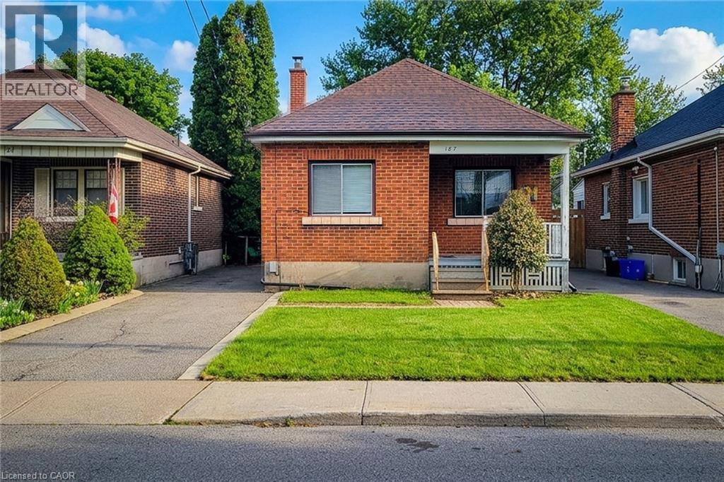 187 Paradise Road N Property Photo 2