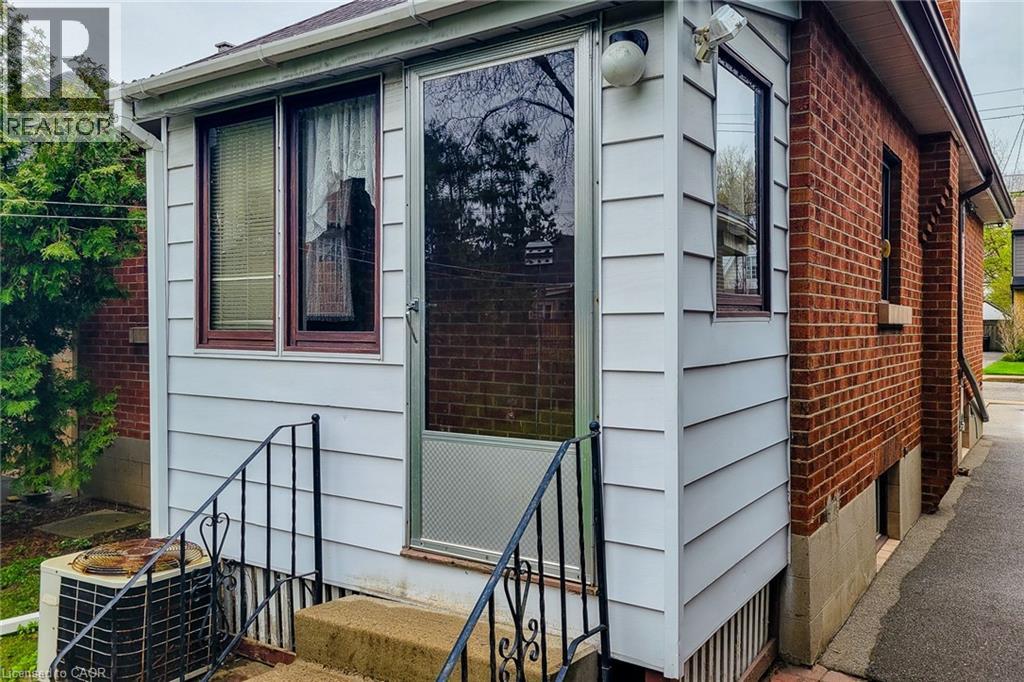 187 Paradise Road N Property Photo 7