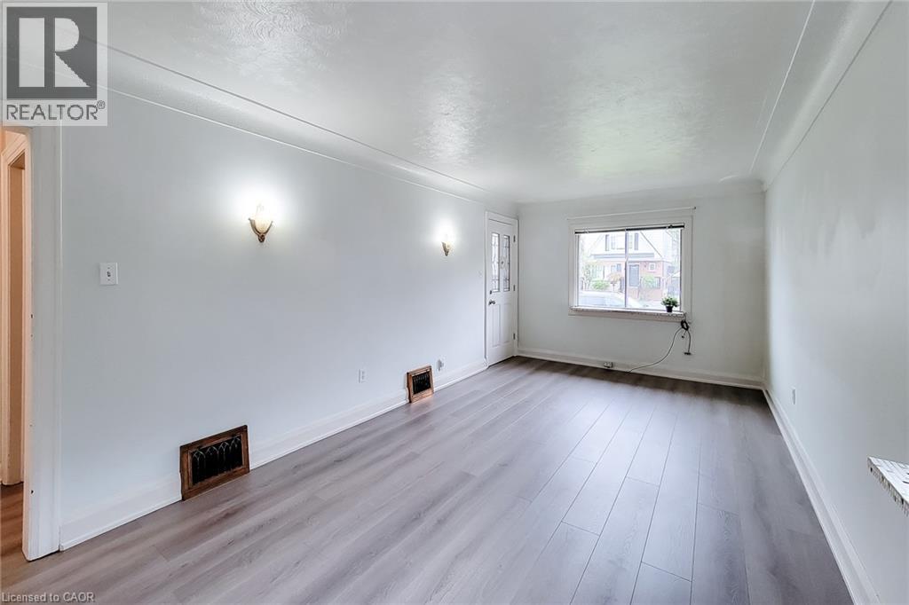 187 Paradise Road N Property Photo 15