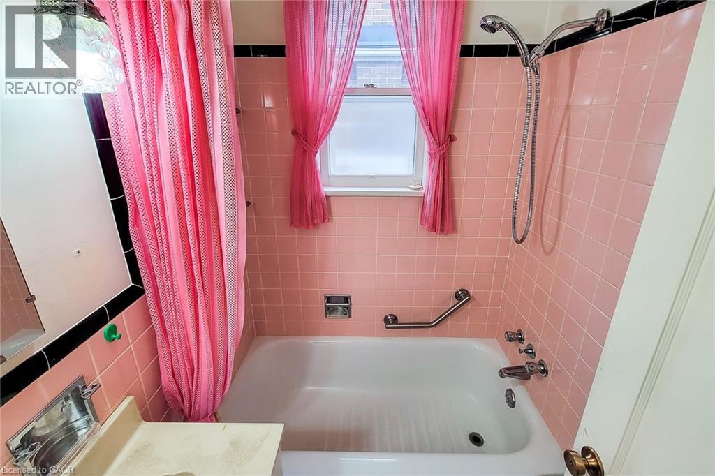 187 Paradise Road N Property Photo 24