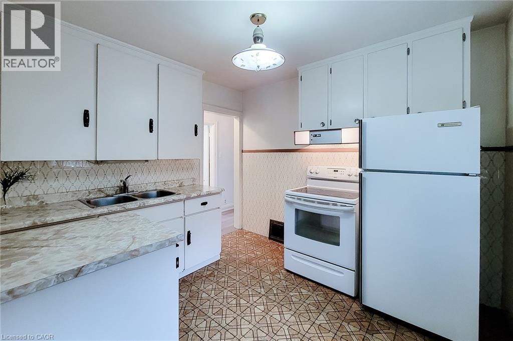 187 Paradise Road N Property Photo 27