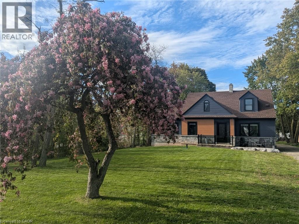 1429 Highway No 8 Property Photo 2