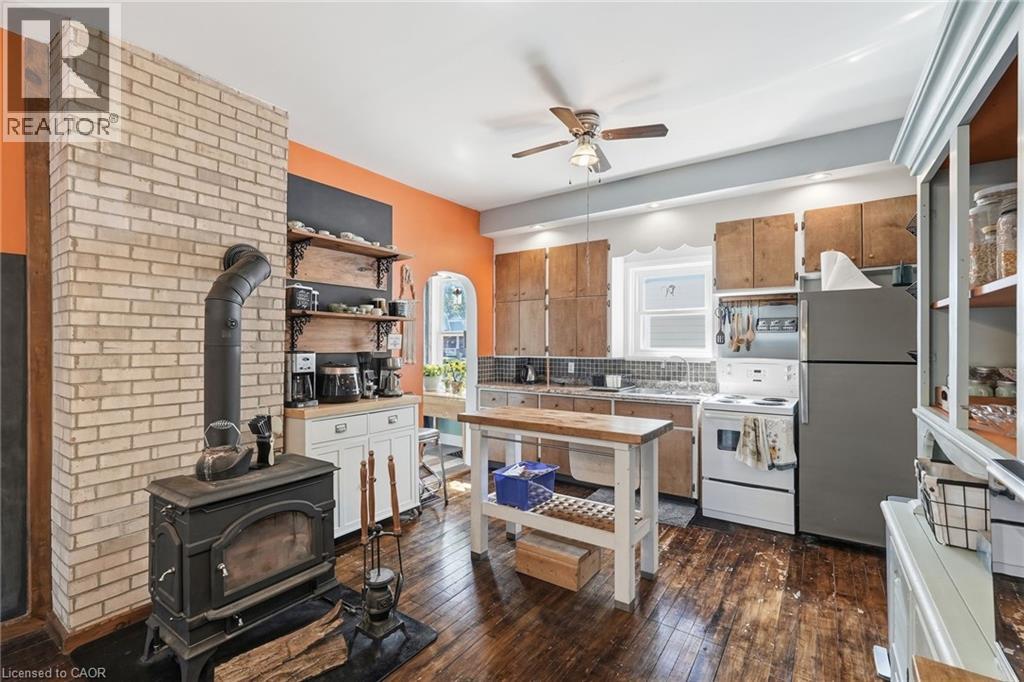 545 Main Street E Property Photo 16