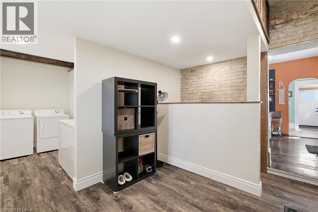 545 Main Street E Property Photo 20