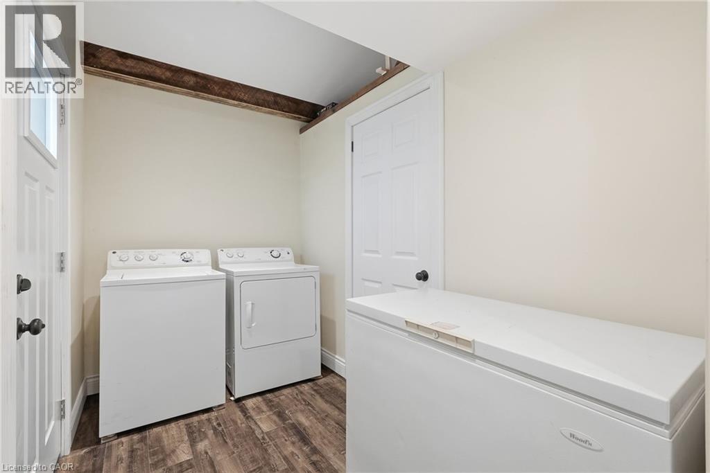 545 Main Street E Property Photo 23
