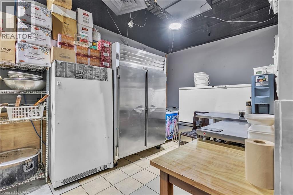 402 King Street N Property Photo 19