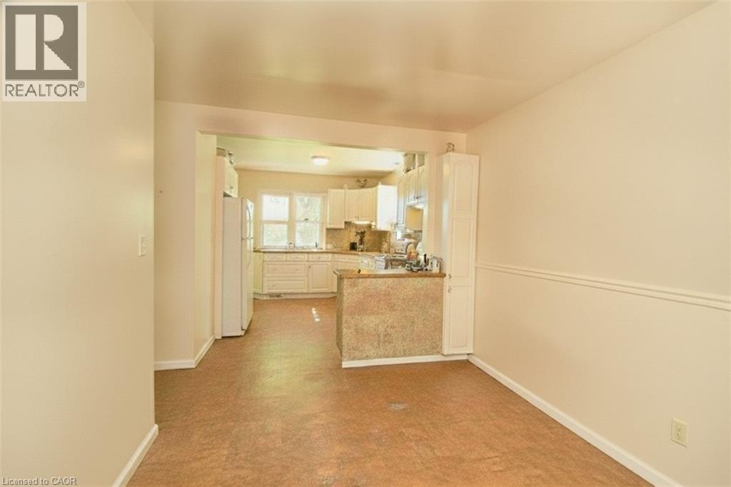 7381 Airport Road E Property Photo 7