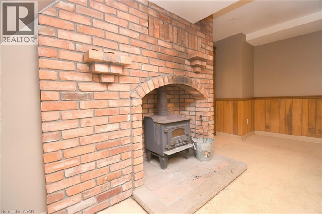 7381 Airport Road E Property Photo 22