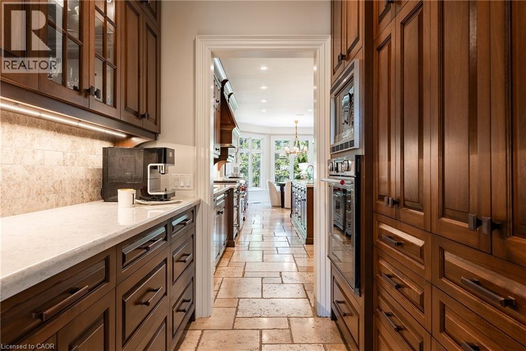 2096 Lakeshore Road E Property Photo 18